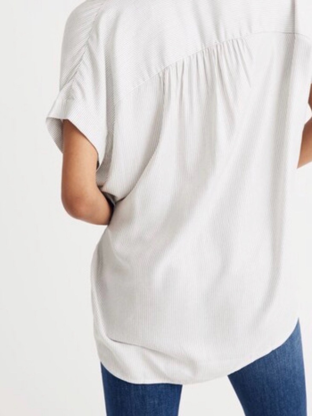 Madewell Women’s Central Shirt
Luis Stripe
Size Medium - Picture 2 of 6